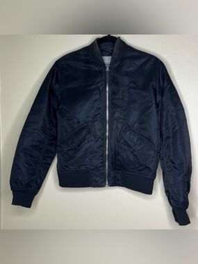 Everlane Uniform Bomber Black
Jacket Small